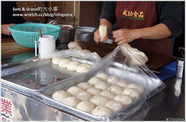 厚實餅皮+葱肉滿滿~新化燒餅