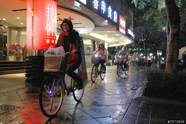 2013 分享輪 校園共享單車分享站 聖誕「螢光夜騎」活動記錄