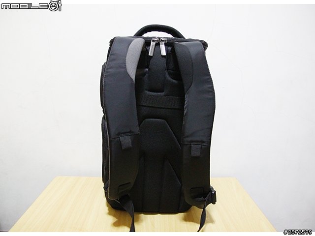 [開箱]Manfrotto Advanced 專業級系列包包中的  Tri Backpack 專業級3合1斜肩後背包 M