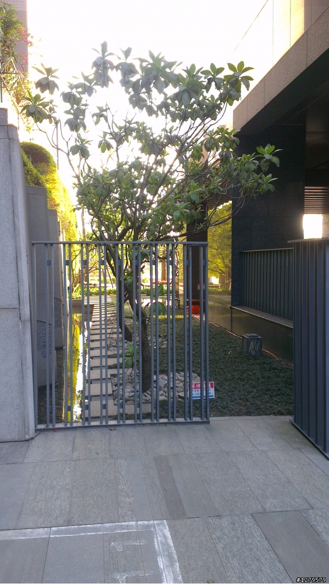 關於開放空間告示牌