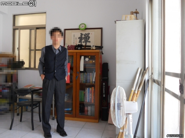 小弟試著用西裝背心配了幾件襯衫,請各位前輩評論,給些意見