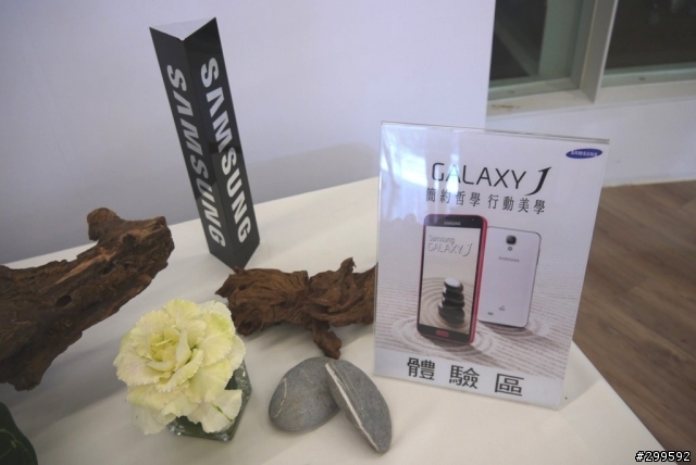  Samsung GALAXY J  魅力美型鑑賞會