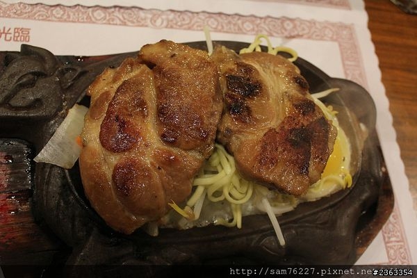 [食記] 新竹東區 鄉田牛排館 大口喝茶吃肉的好地方
