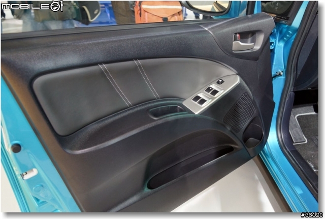 【2014台北車展】Mitsubishi車展特派員現場一直被擠到角落的側面報導