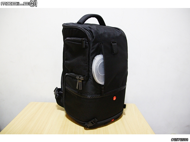 [開箱]Manfrotto Advanced 專業級系列包包中的  Tri Backpack 專業級3合1斜肩後背包 M