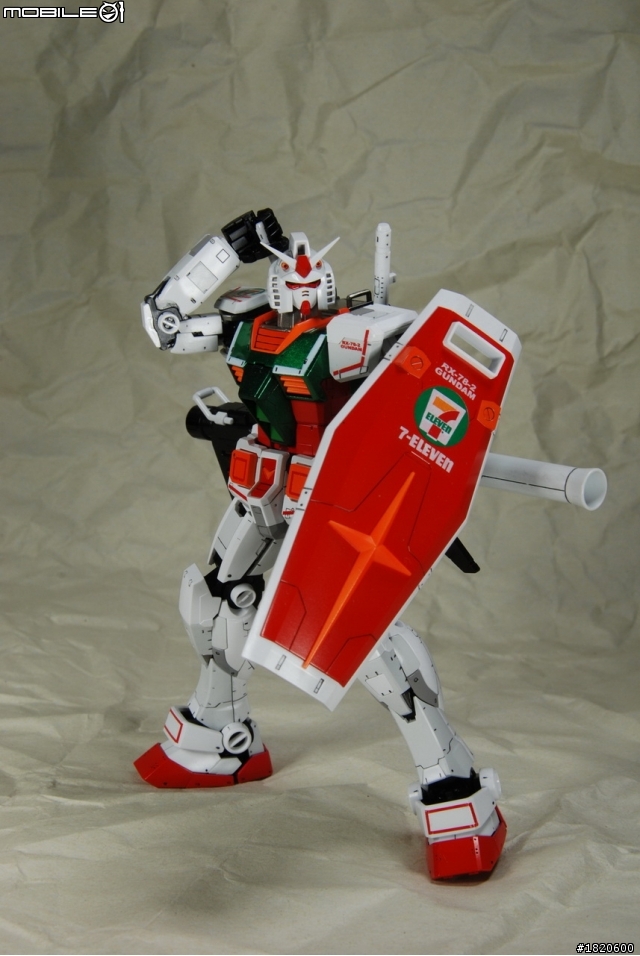 <圖片分享> 7-11_RX-78 Gundan & MS-06 Zaku II