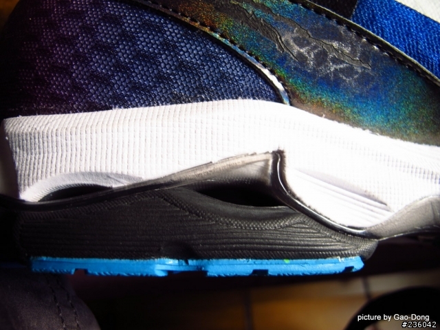 [開箱]跑鞋中的彩虹 MIZUNO Wave RIDER 17
