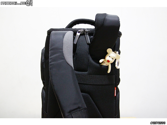 [開箱]Manfrotto Advanced 專業級系列包包中的  Tri Backpack 專業級3合1斜肩後背包 M