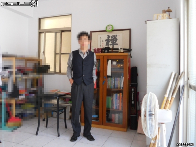 小弟試著用西裝背心配了幾件襯衫,請各位前輩評論,給些意見