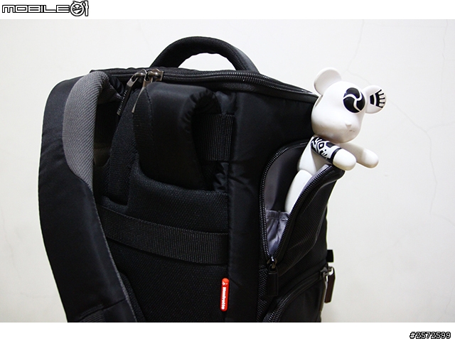[開箱]Manfrotto Advanced 專業級系列包包中的  Tri Backpack 專業級3合1斜肩後背包 M