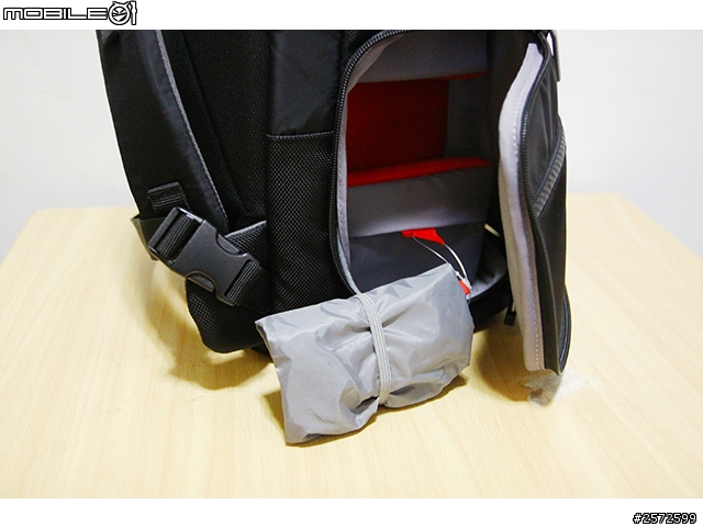 [開箱]Manfrotto Advanced 專業級系列包包中的  Tri Backpack 專業級3合1斜肩後背包 M