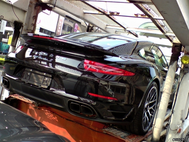拖車上的猛獸 911 Turbo S (991)