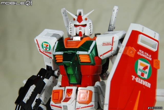 <圖片分享> 7-11_RX-78 Gundan & MS-06 Zaku II