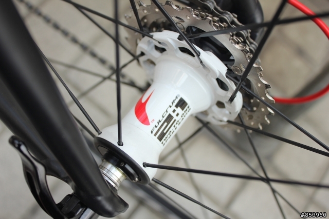 [開箱]2013 CANNONDALE CAAD 10 白/黑塗裝
