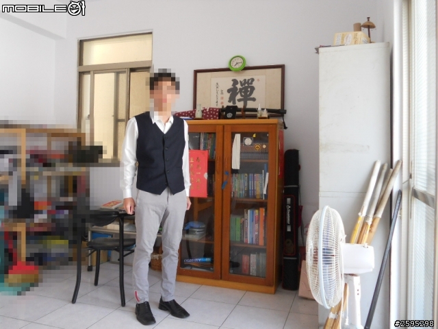 小弟試著用西裝背心配了幾件襯衫,請各位前輩評論,給些意見