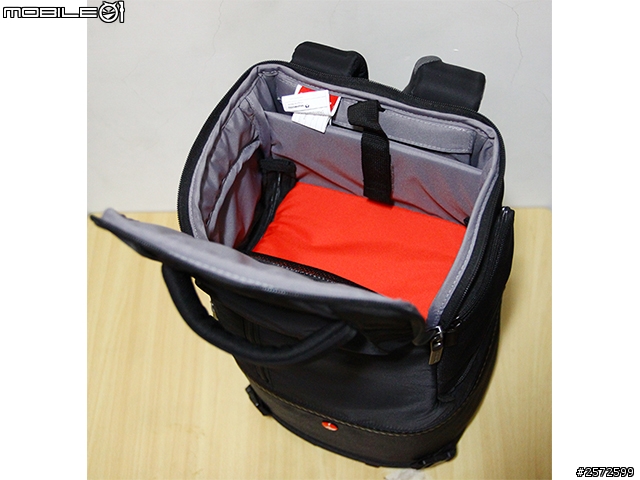 [開箱]Manfrotto Advanced 專業級系列包包中的  Tri Backpack 專業級3合1斜肩後背包 M