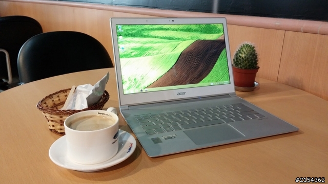 {開箱} 剛買不久的acer s7 簡單心得