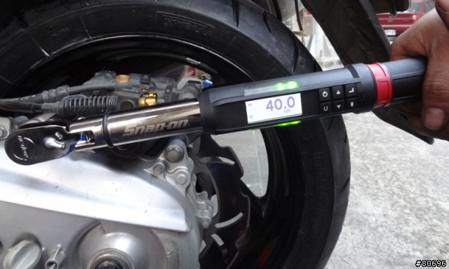 橙的電子M202重機用胎壓偵測器實裝分享