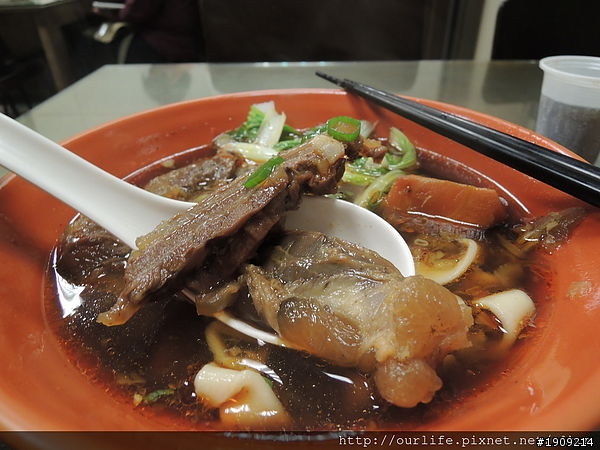 彰化．45年彈牙刀切牛肉麵