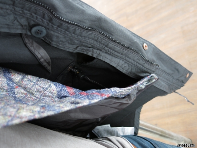 [分享] Levi's 長版防風大衣