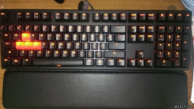 [開箱]第一支機械式鍵盤Ducky DK9008 Shine2 黑軸橘光簡單開箱 (1/8 23:00更新) 已解決