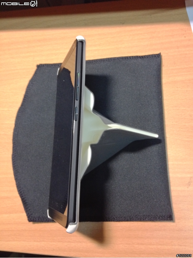 HTC One Max的首購禮開箱~比我想得漂亮很多!有人也收到了嗎?