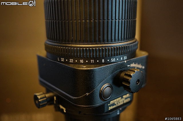 第一次的開箱文 D610 + PC-E 24mm F3.5 移軸鏡 + 饅頭包 Manfrotto Shoulder Bag VIII