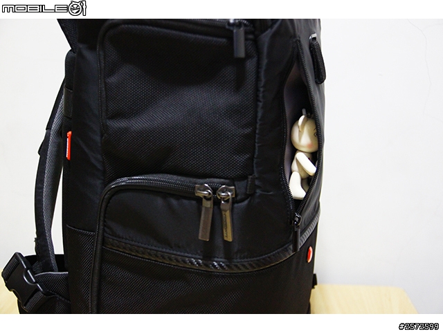 [開箱]Manfrotto Advanced 專業級系列包包中的  Tri Backpack 專業級3合1斜肩後背包 M