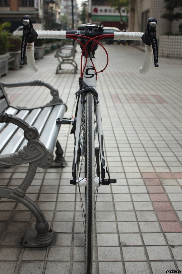 [開箱]2013 CANNONDALE CAAD 10 白/黑塗裝
