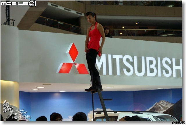 【2014台北車展】Mitsubishi車展特派員現場一直被擠到角落的側面報導