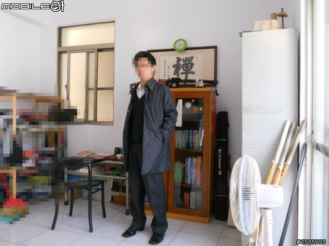 小弟試著用西裝背心配了幾件襯衫,請各位前輩評論,給些意見
