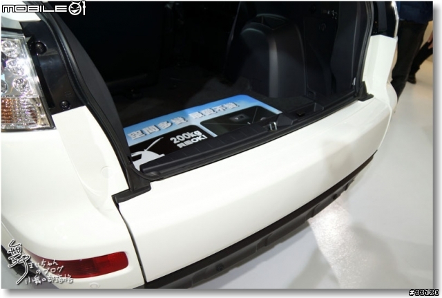 【2014台北車展】Mitsubishi車展特派員現場一直被擠到角落的側面報導