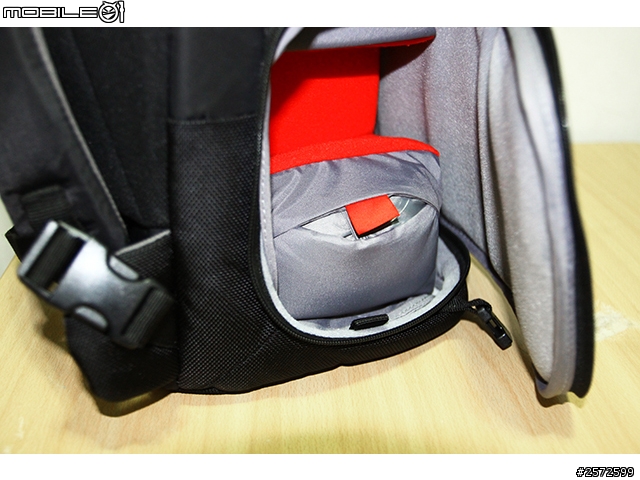 [開箱]Manfrotto Advanced 專業級系列包包中的  Tri Backpack 專業級3合1斜肩後背包 M