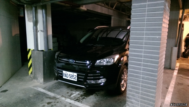 Ford Kuga (是蠻好開的）