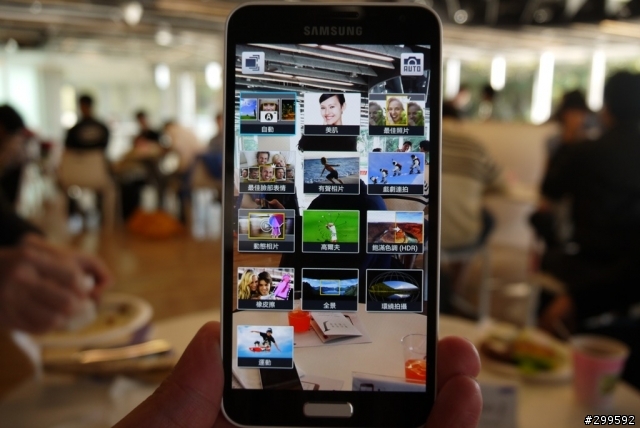  Samsung GALAXY J  魅力美型鑑賞會