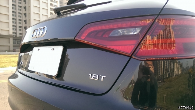 AUDI A3 1.8T雙色內裝入庫