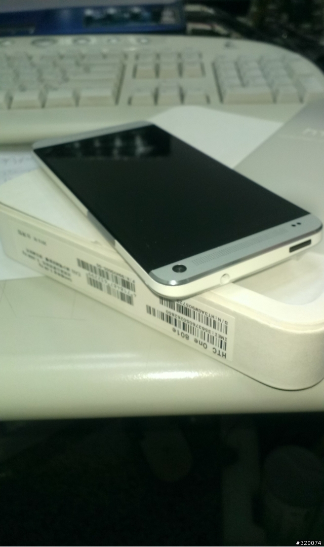 生日收到htc NEW ONE（3G版）,如何知道這支手機鏡頭會不會紫光！