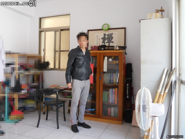 小弟試著用西裝背心配了幾件襯衫,請各位前輩評論,給些意見