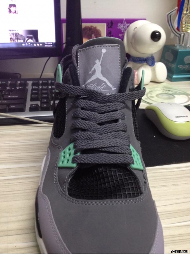 Air Jordan 4 Retro Green Glow 可以幫我辨別真假鞋..拜託了