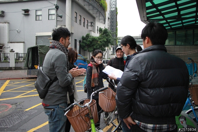 2013 分享輪 校園共享單車分享站 聖誕「螢光夜騎」活動記錄