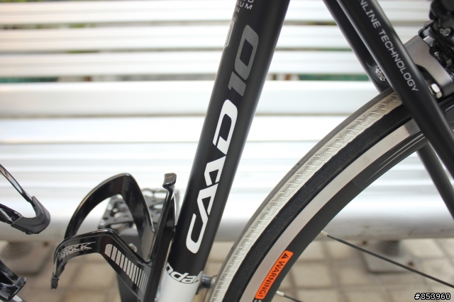 [開箱]2013 CANNONDALE CAAD 10 白/黑塗裝