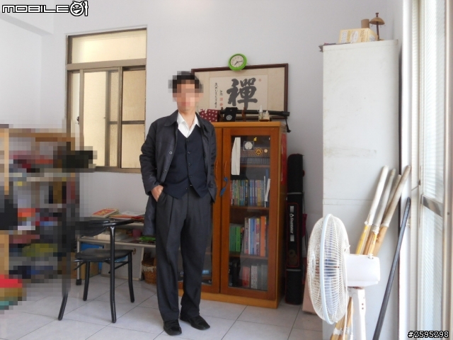 小弟試著用西裝背心配了幾件襯衫,請各位前輩評論,給些意見