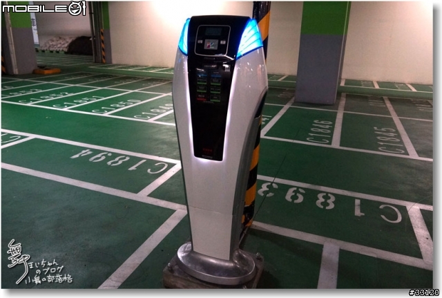 【2014台北車展】Mitsubishi車展特派員現場一直被擠到角落的側面報導