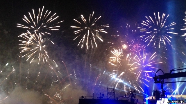 Asus New padfone infinity (A86) 2014紫耀義大煙火秀