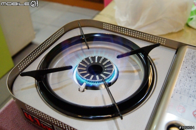 [開箱] Iwatani 岩谷 4.1kw 卡式瓦斯爐王 CB-AH-41 開箱~ (圖文多慎入!)