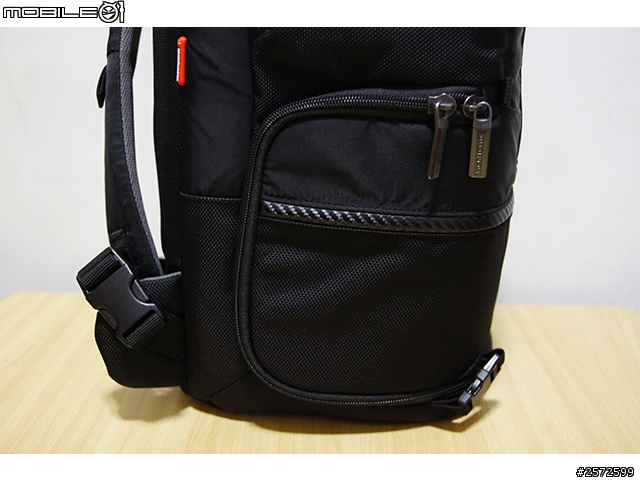 [開箱]Manfrotto Advanced 專業級系列包包中的  Tri Backpack 專業級3合1斜肩後背包 M