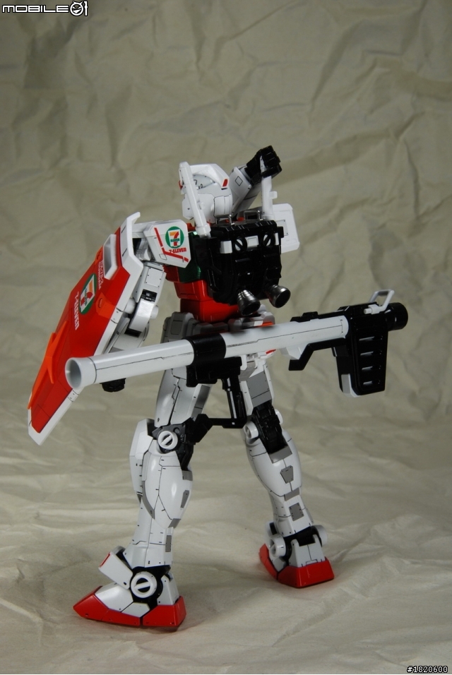 <圖片分享> 7-11_RX-78 Gundan & MS-06 Zaku II