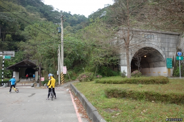 2014年首發團，Masi欣騎天之石門水庫好楓景，