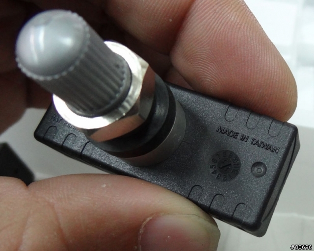 橙的電子M202重機用胎壓偵測器實裝分享