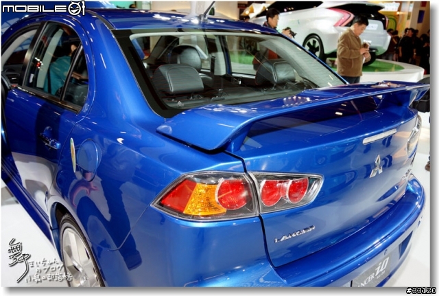 【2014台北車展】Mitsubishi車展特派員現場一直被擠到角落的側面報導